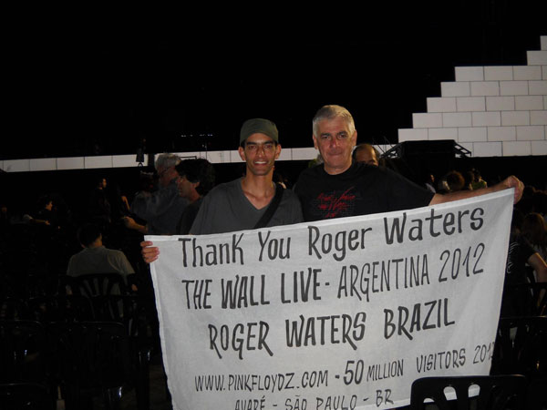 Our good friend Joaquim Arnes (Right) continues to proudly fly an AFG banner at Roger's shows. 