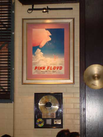 We reckon that the Hard Rock would close down if it wasn't for the patronage of DMFLOYD. This time he visted the Hard Rock in Baltimore, Maryland (Sep 07) and spotted the famous Oakland poster. He said the award below the poster is forThe Wall but it has been modified and the album cover has faded.