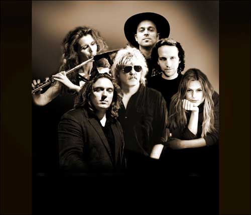 Tangerine Dream 2007 (from left to right) Linda Spa ,Thorsten Quaeschning, Edgar Froese, Chris Housle, Bernhard Beibl, Iris Camaa 