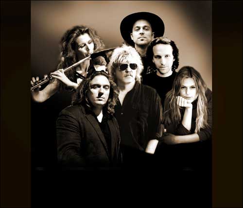 Tangerine Dream 2007 (from left to right) Linda Spa ,Thorsten Quaeschning, Edgar Froese, Chris Housle, Bernhard Beibl, Iris Camaa